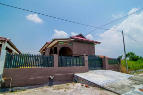 Teratak Inap near Lost World of Tambun, Ipoh Wooden House
